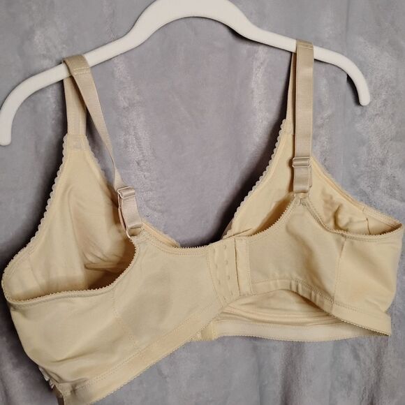 Mastectomy Bra One Of Many - Picture 2 of 3